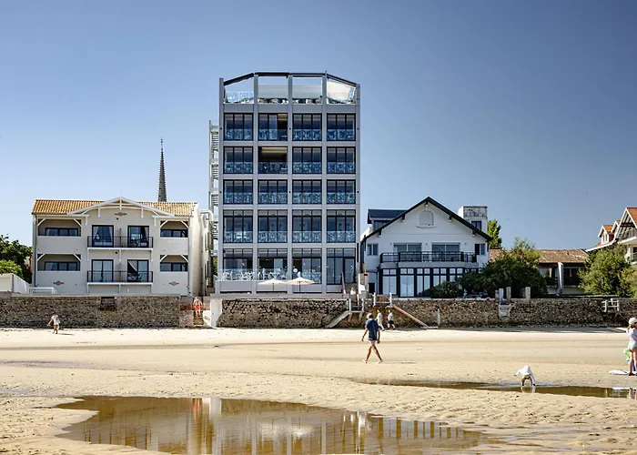 Les Vagues Hotel & Spa